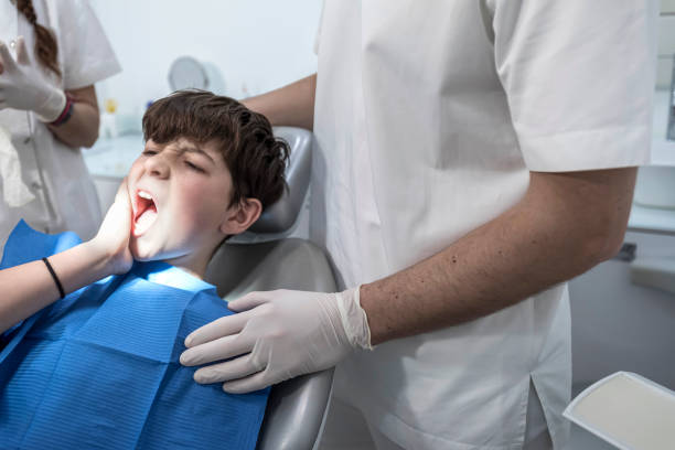 Best Emergency Tooth Extraction in Winter Beach, FL